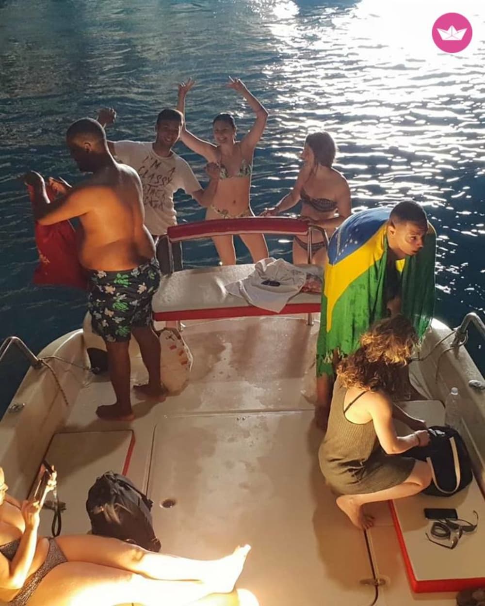 Excursion privée en hors-bord aux Red Rocks, au sud de Hvar et aux îles Pakleni. 4
