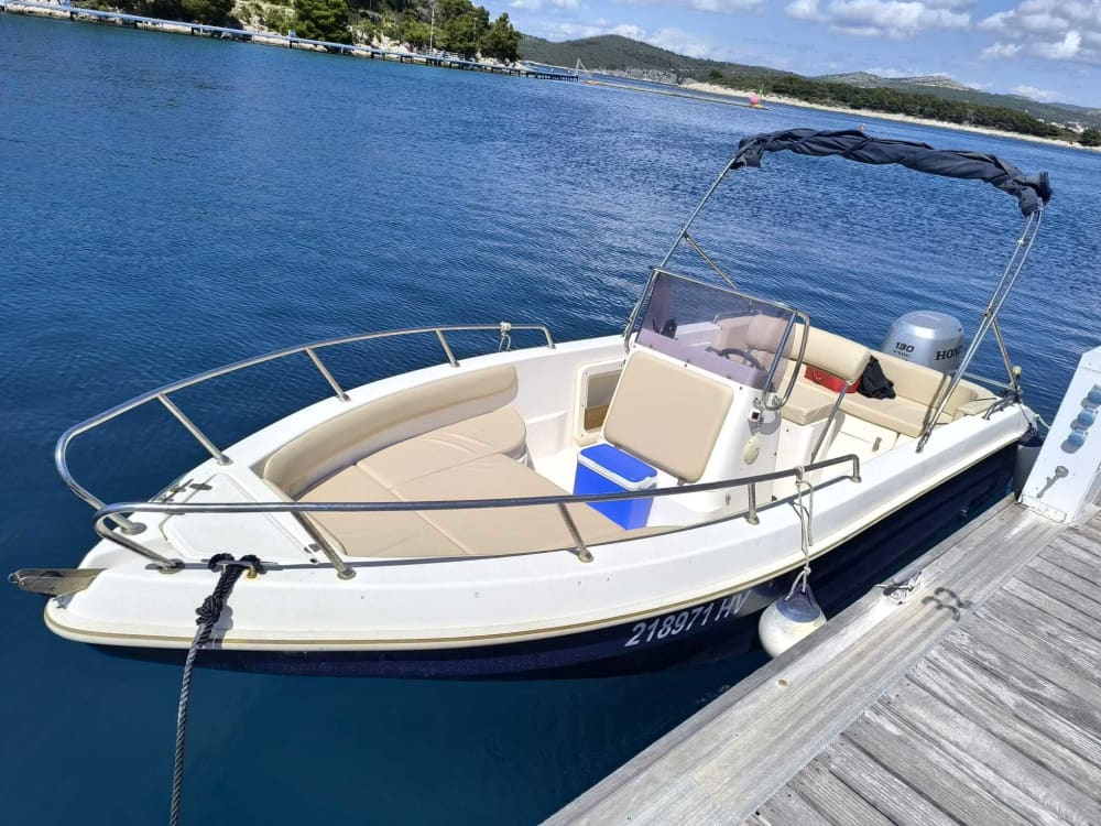 Excursion en bateau à Hvar, GS Nautica, 130 ch, carburant et skipper inclus. 2