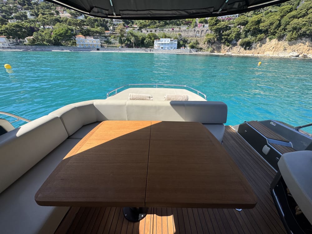 Journée en mer depuis Golf-Juan – Navigation & baignades