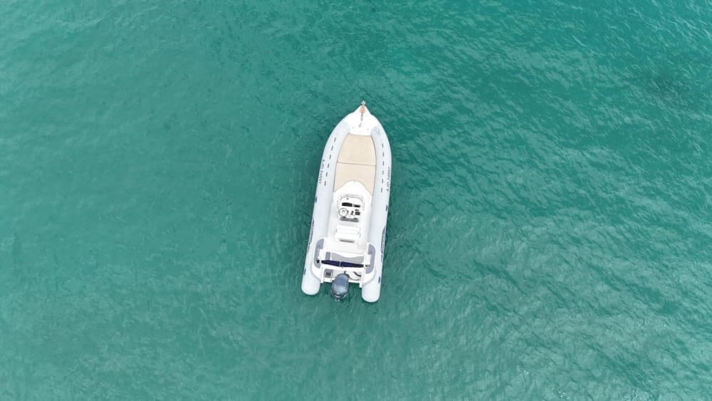 Détendez-vous sur un bateau à moteur à Sari-Solenzara pendant 4h