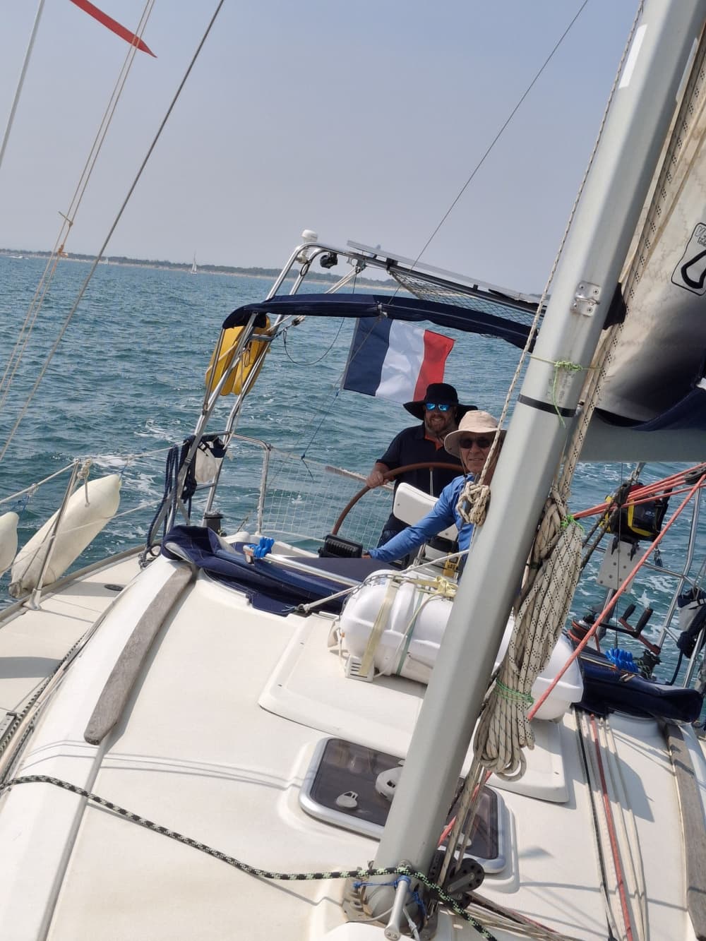 Excursion privée de 9 heures en voilier à Port Camargue 3
