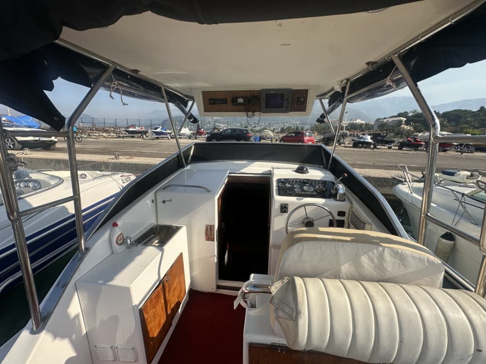Profitez d'une demi-journée en bateau à moteur à Bar 6