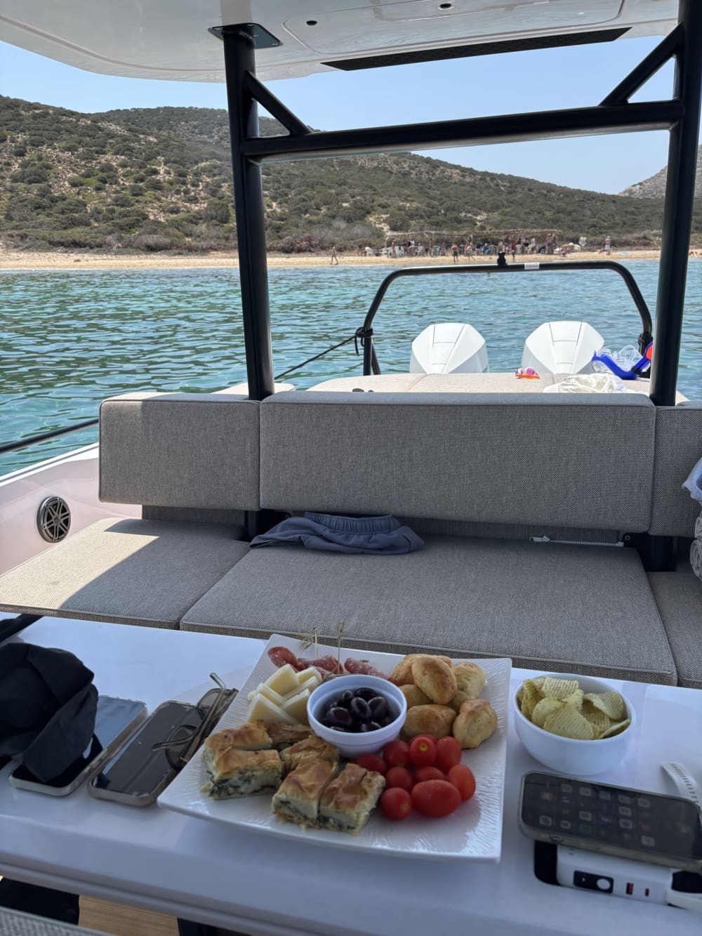 Découvrez les côtes de Paros et d'Antiparos: une excursion d'une journée complète à bord d'un bateau à moteur 6