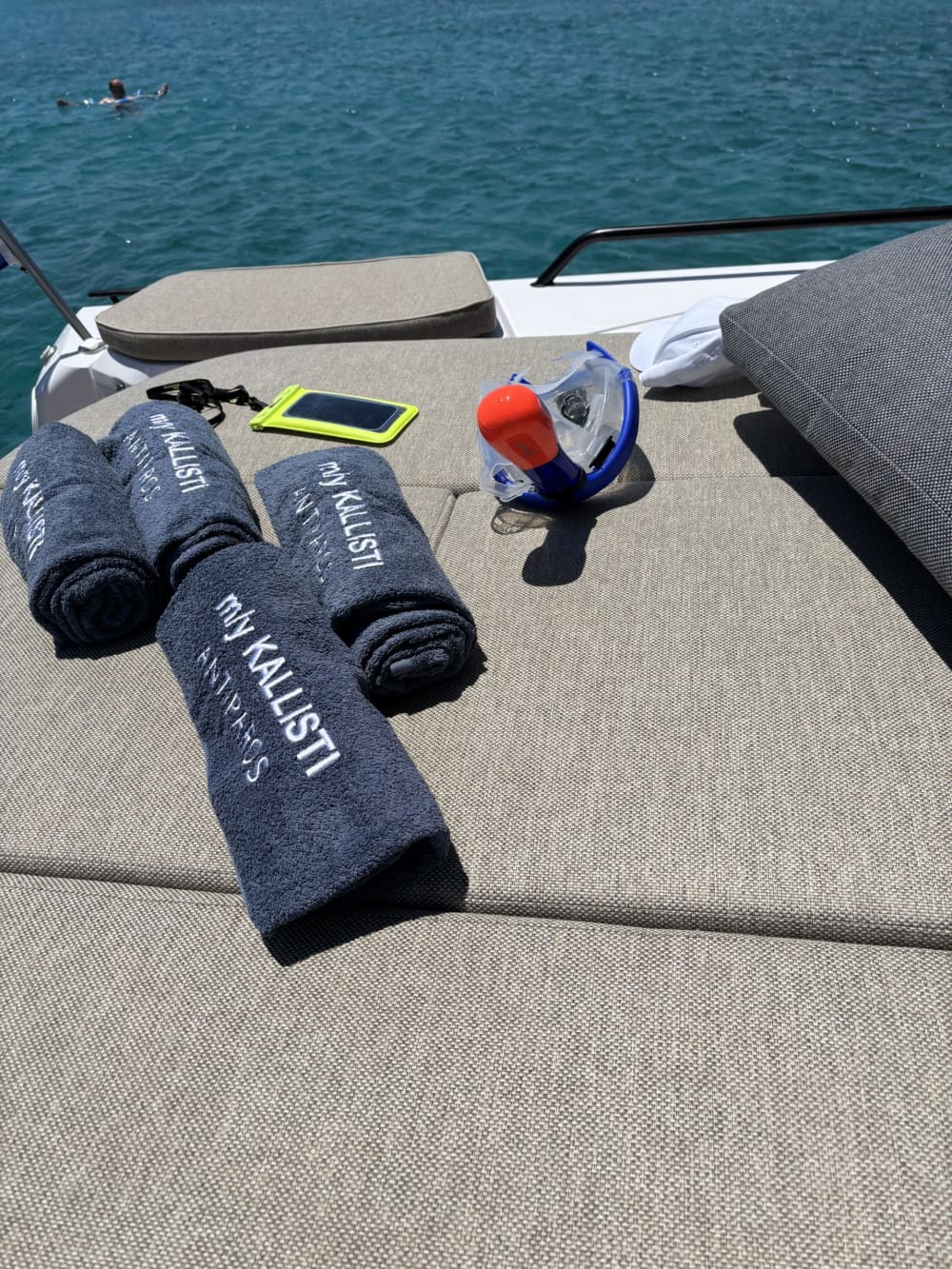Découvrez les côtes de Paros et d'Antiparos: une excursion d'une journée complète à bord d'un bateau à moteur 5
