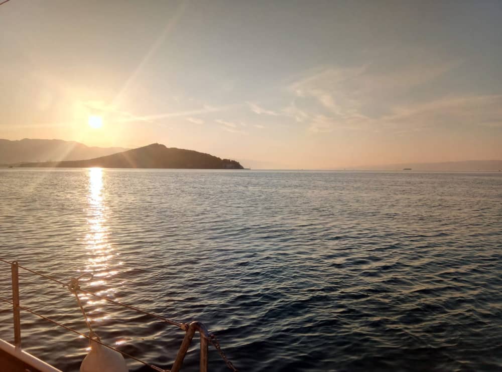 Aventure en voilier de 10 heures : ville de Vis et côte nord 5