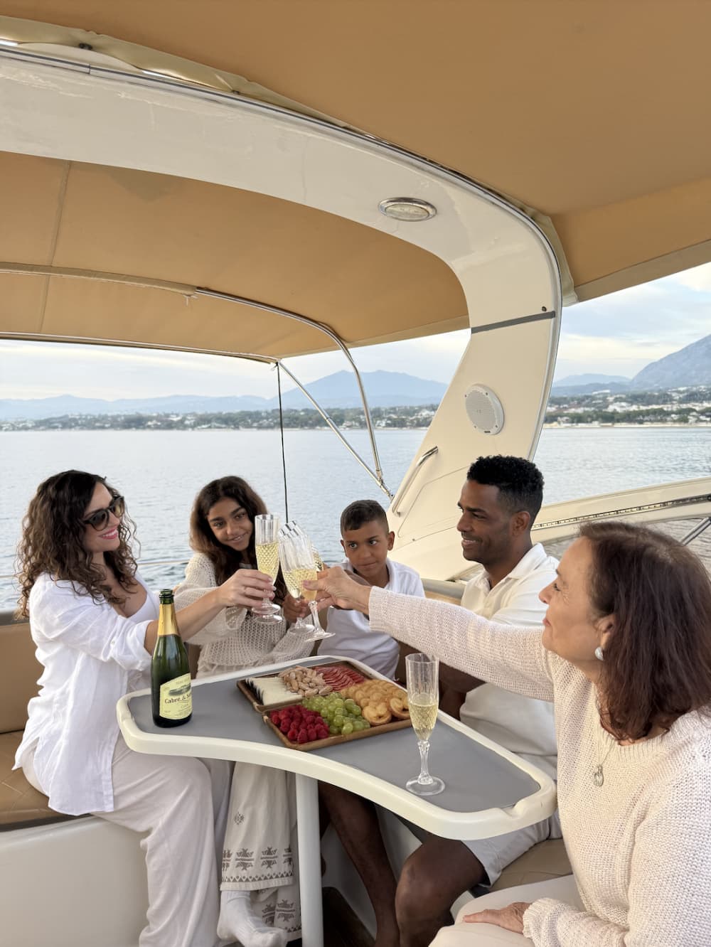 Croisière côtière d'une heure jusqu'au Puente Romano à Marbella 4
