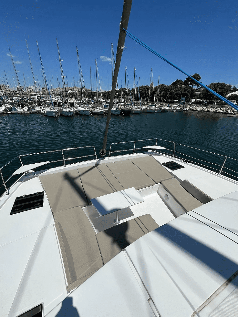 Croisière d'une demi-journée en catamaran dans le golfe de Cagliari 3