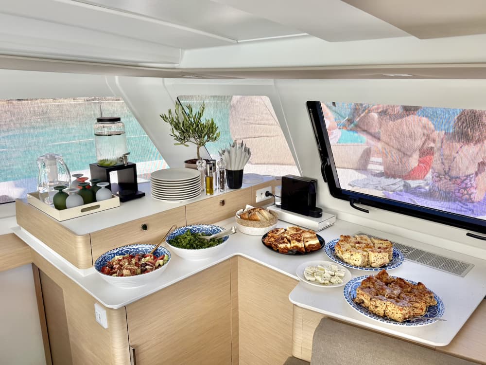 Croisière privée premium à bord du catamaran Marta – Nauplie et le golfe Argolique | Croisière du matin 4