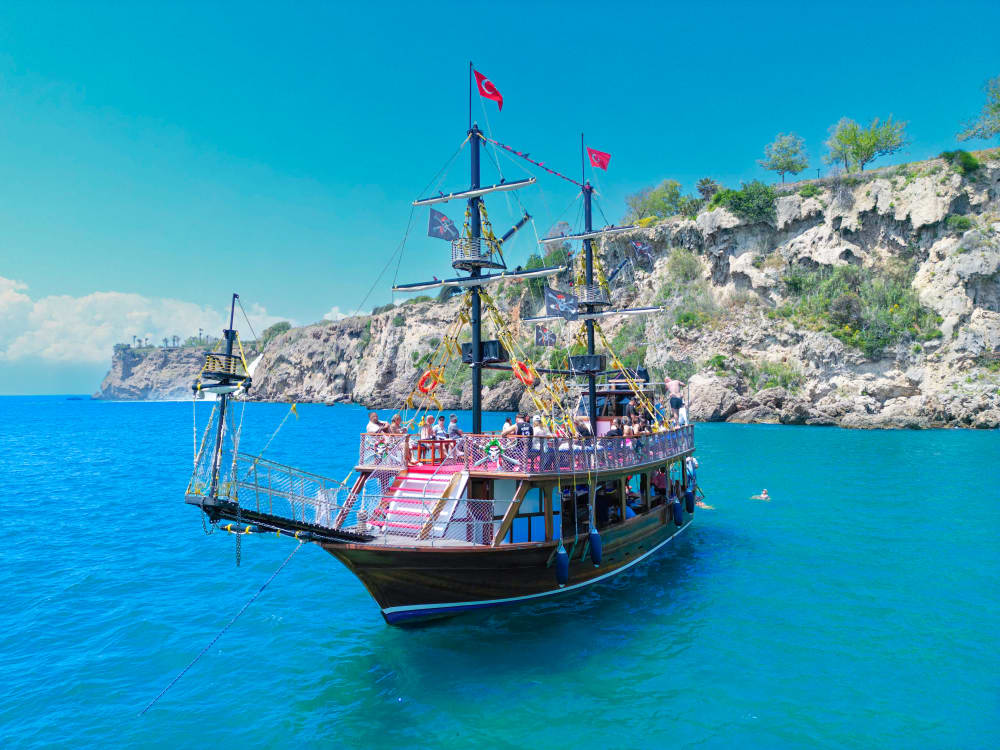 Excursion en bateau relaxante à Antalya | Visite d'une cascade et d'une plage, déjeuner et boissons sans alcool inclus 2
