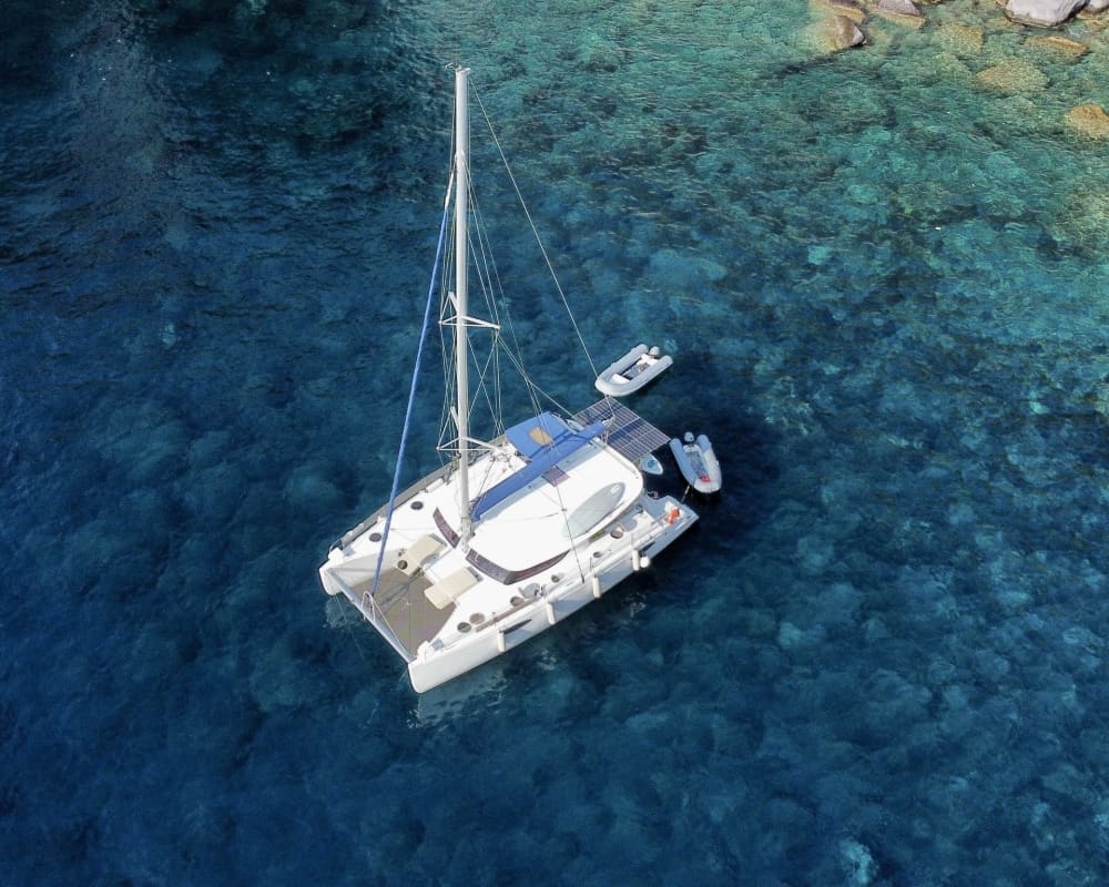 Excursion d'une journée en catamaran à Procida avec déjeuner inclus