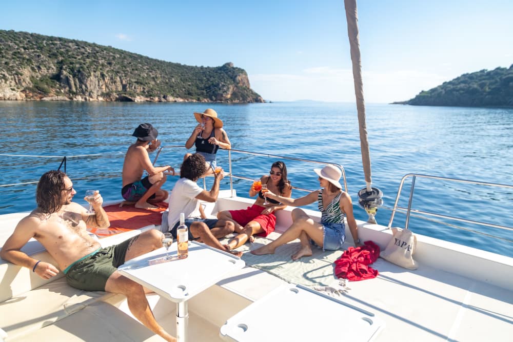 Croisière privée en catamaran d'une demi-journée avec repas et boissons 4