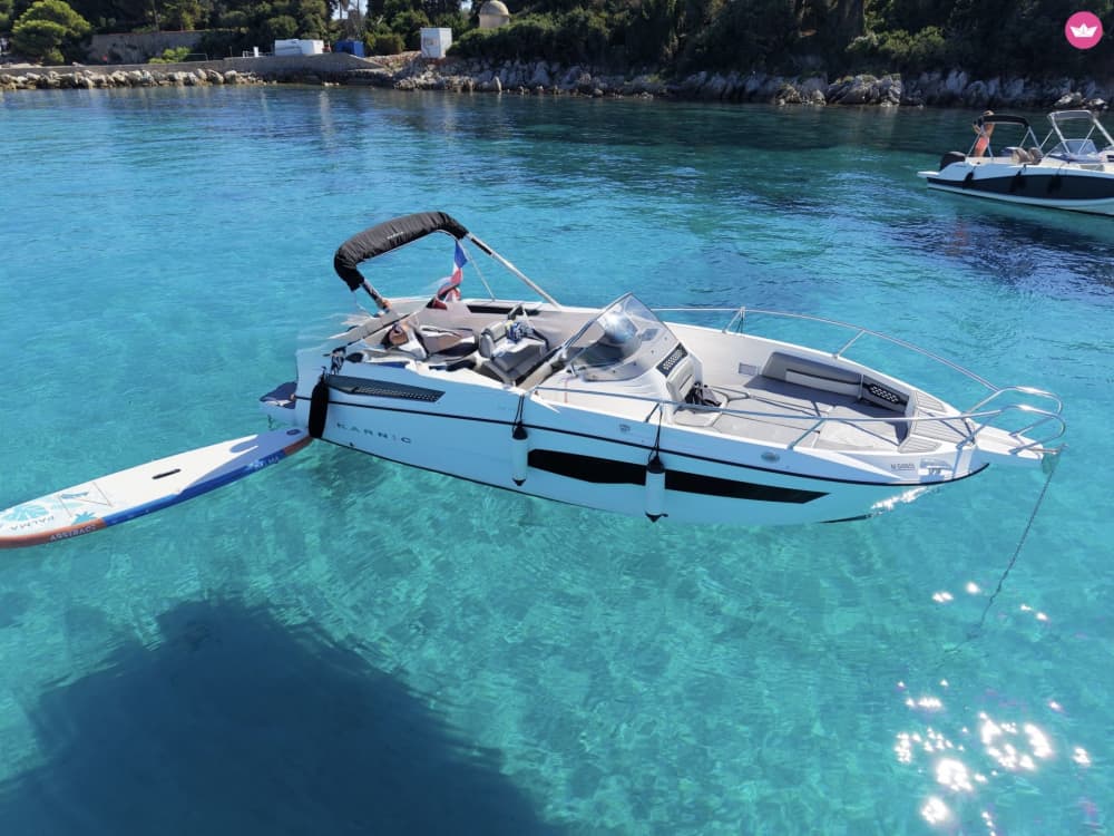 Évasion en mer depuis Cannes Marina à bord d’un Karnic