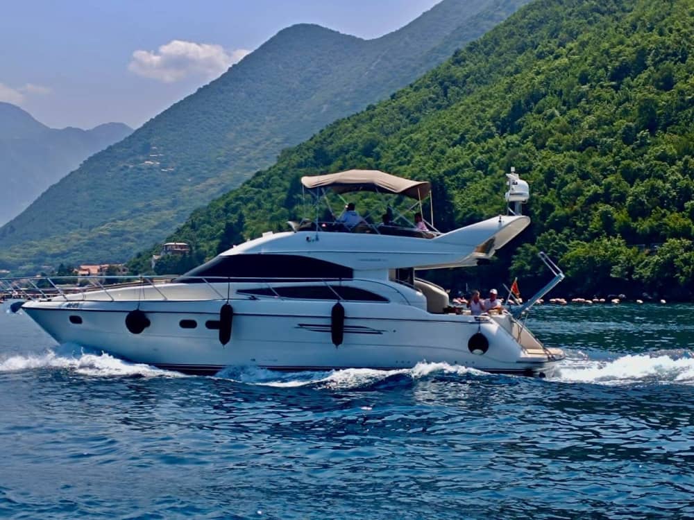 Escapade côtière élégante à bord du Princess V50 5