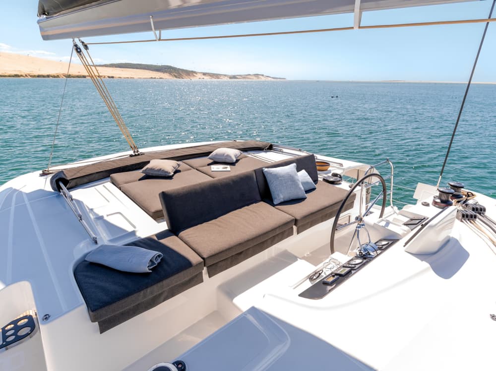 Coucher de soleil en catamaran – Expérience magique à Antibes 4