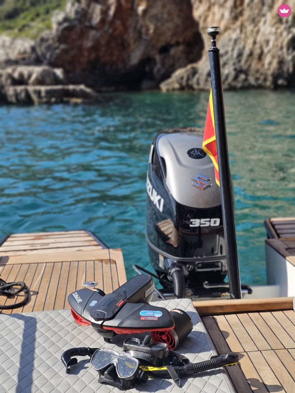Excursion privée en bateau de 4 heures — Découvrez la baie de Kotor avec élégance 4