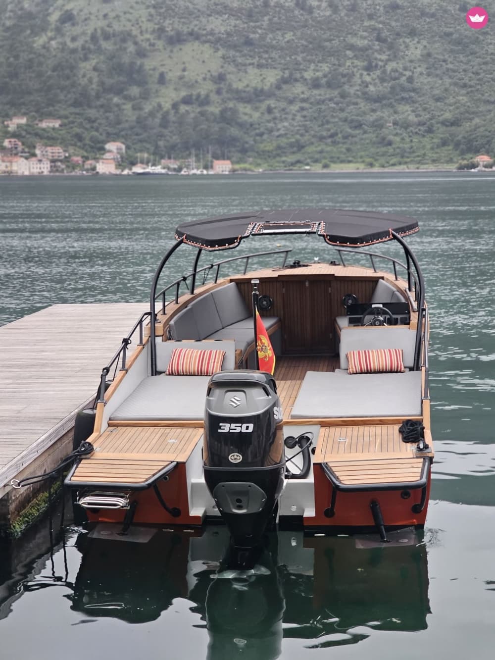 Excursion privée en bateau de 4 heures — Découvrez la baie de Kotor avec élégance 6