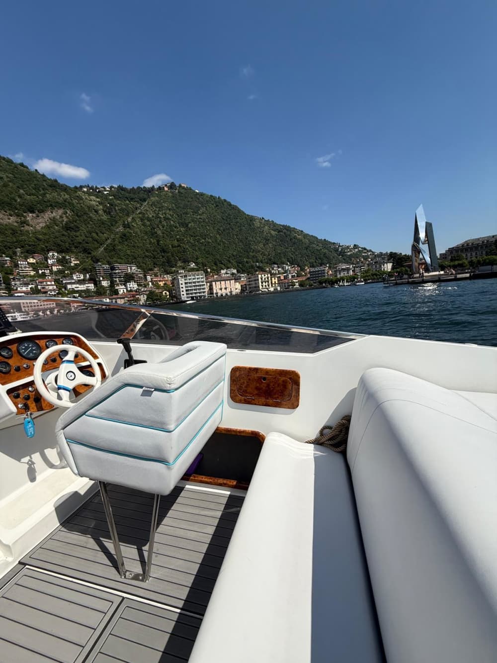 Excursion en bateau de luxe « La Dolce Vita » sur le lac de Côme 3