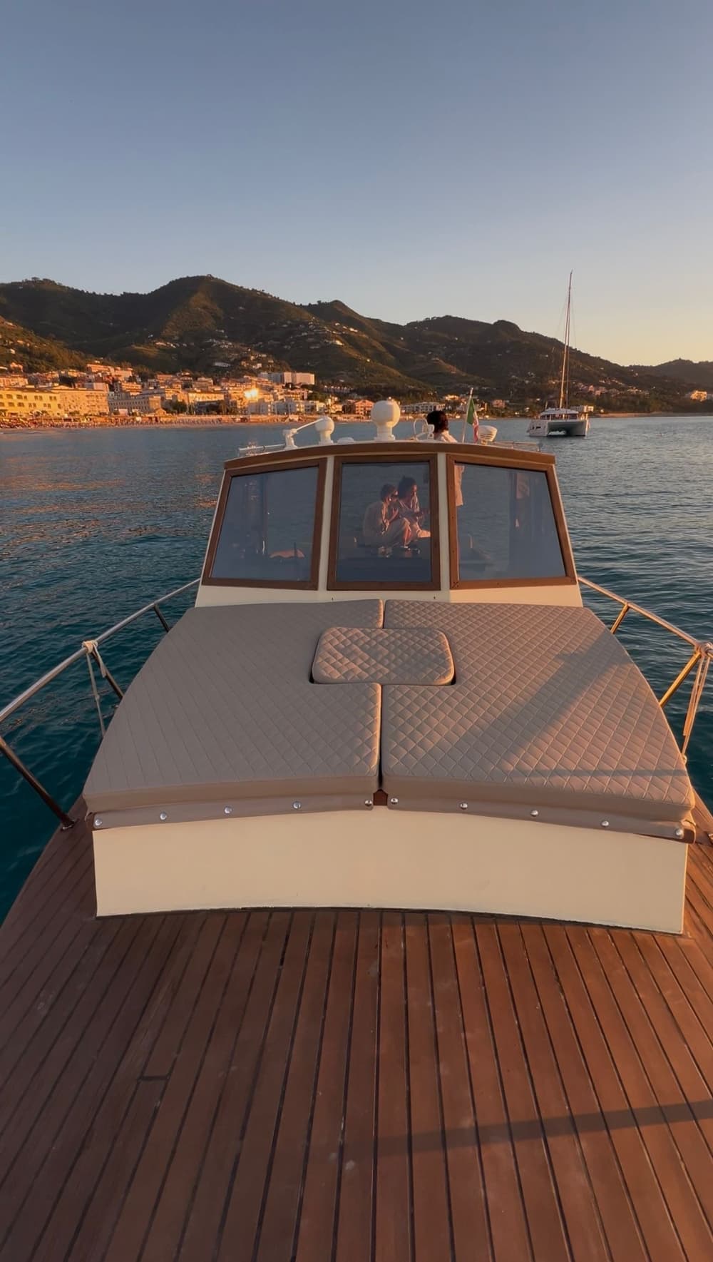 Excursion en bateau à Cefalù : mer cristalline, détente et saveurs siciliennes 4