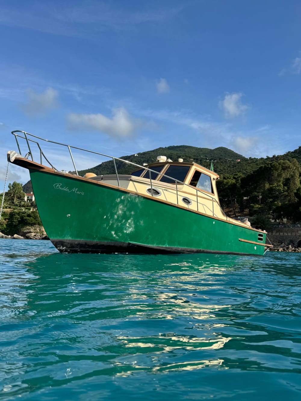 Excursion en bateau à Cefalù : mer cristalline, détente et saveurs siciliennes