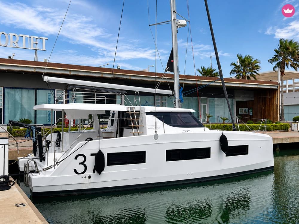 Découvrez la Costa Blanca en catamaran | Excursion d'une demi-journée à bord de l'Aventura 37 2