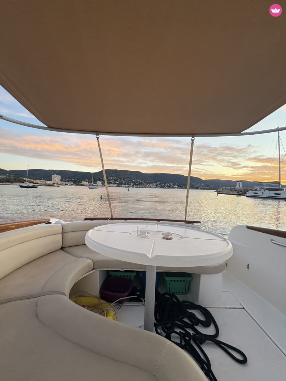Coucher de Soleil Privé – Bormes-les-Mimosas avec apéritif servi à bord