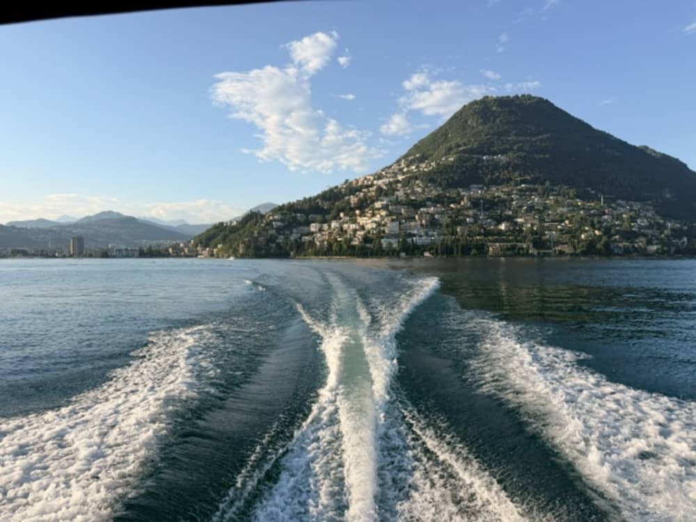 Aller dîner sur un bateau