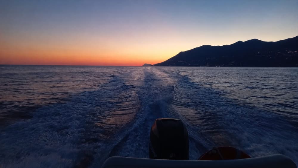 Coucher de soleil à Amalfi, suivi d'une baignade, du débarquement et d'un dîner au restaurant Via Mare. 4