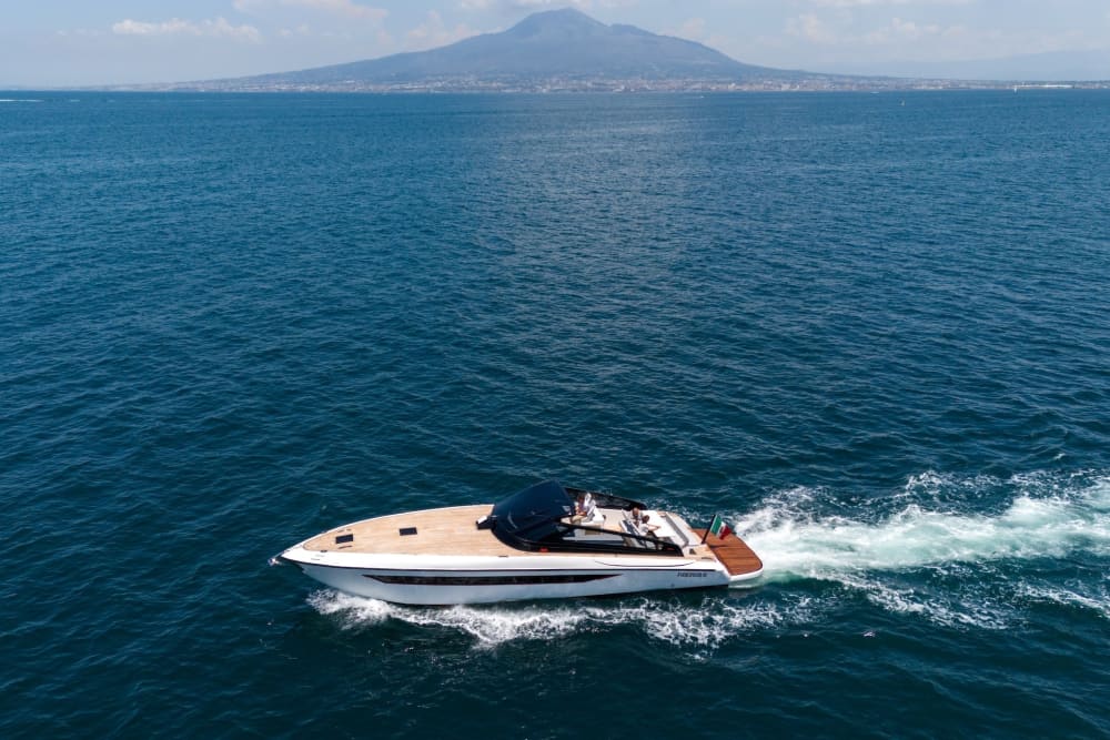 Excursion en bateau d'une demi-journée depuis Marina di Stabia · Sorrente et Marina di Lubrense 2