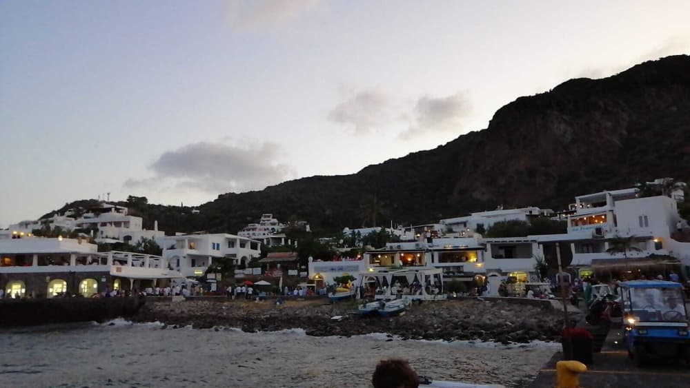 Demi-journée de navigation, avec l'Etna à l'horizon 3
