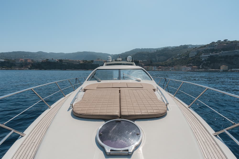 Côte amalfitaine emblématique en yacht 3