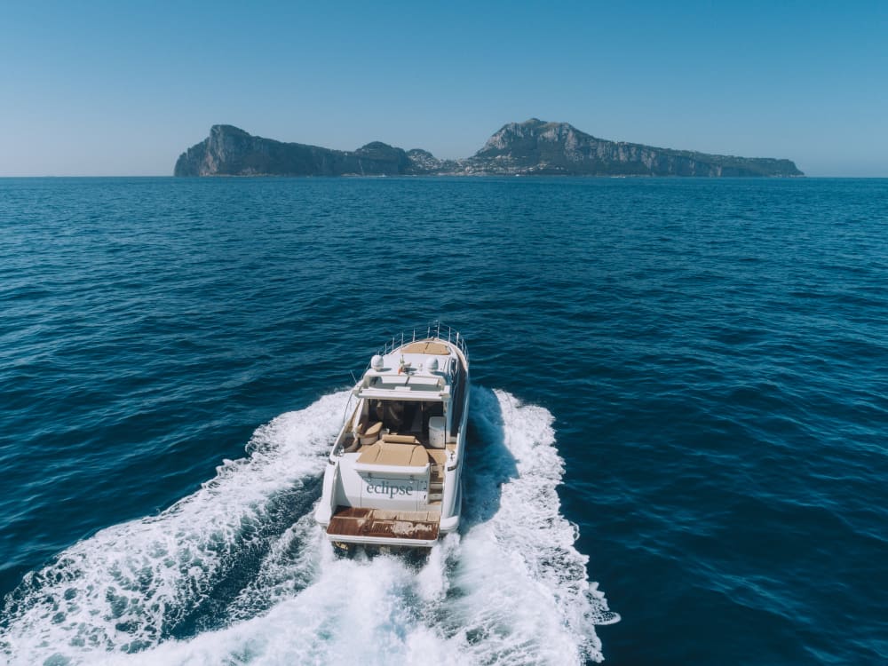Côte amalfitaine emblématique en yacht 5