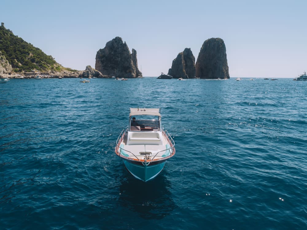De Naples à Capri : une journée d'élégance insulaire en bord de mer 2
