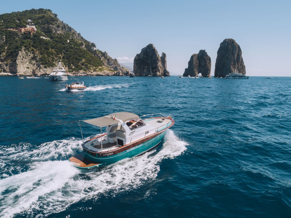 De Naples à Capri : une journée d'élégance insulaire en bord de mer 4