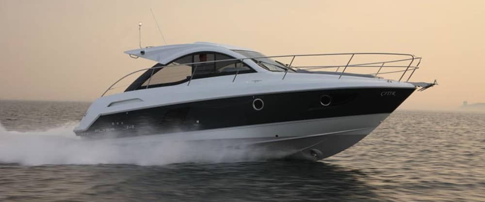 Détendez-vous sur un bateau à moteur à Coti-Chiavari pendant une demi journée ou une journée entière. 2