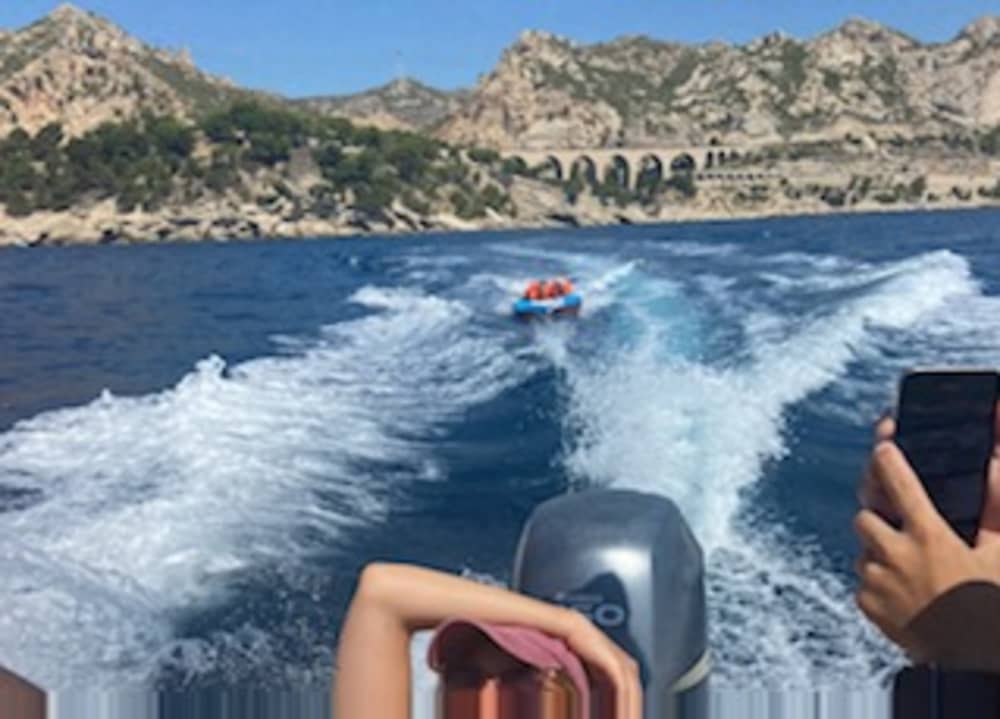 Mer, amour et soleil: une journée riche en émotions à bord d'un bateau à moteur 4