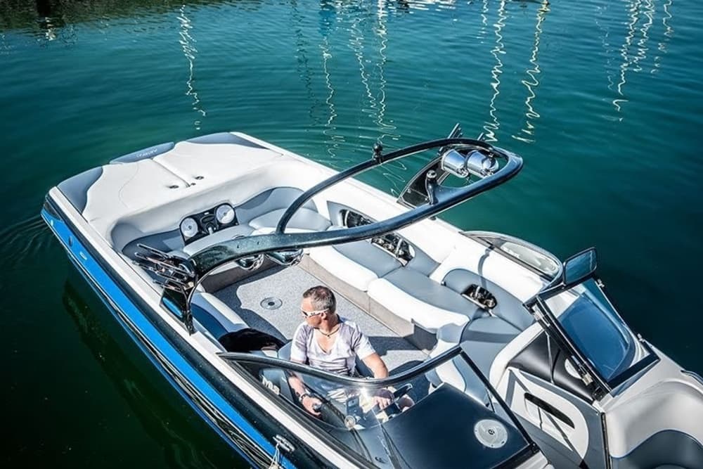 2h30 de soleil autour de Thonon-les-Bains en bateau à moteur
