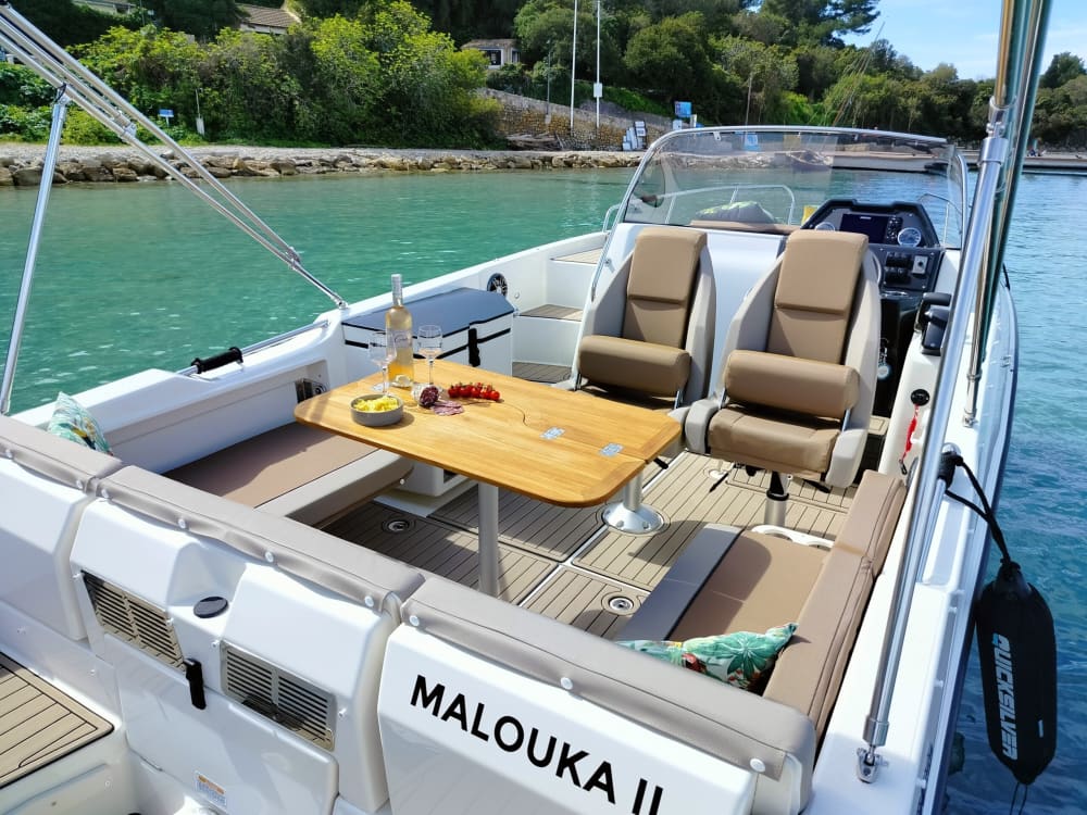 1/2 Journée d'évasion en mer personnalisée Cannes-Îles de Lérins-Esterel. Bateau privatif avec Skipper. Profitez de la mer, je m'occupe du reste! 3