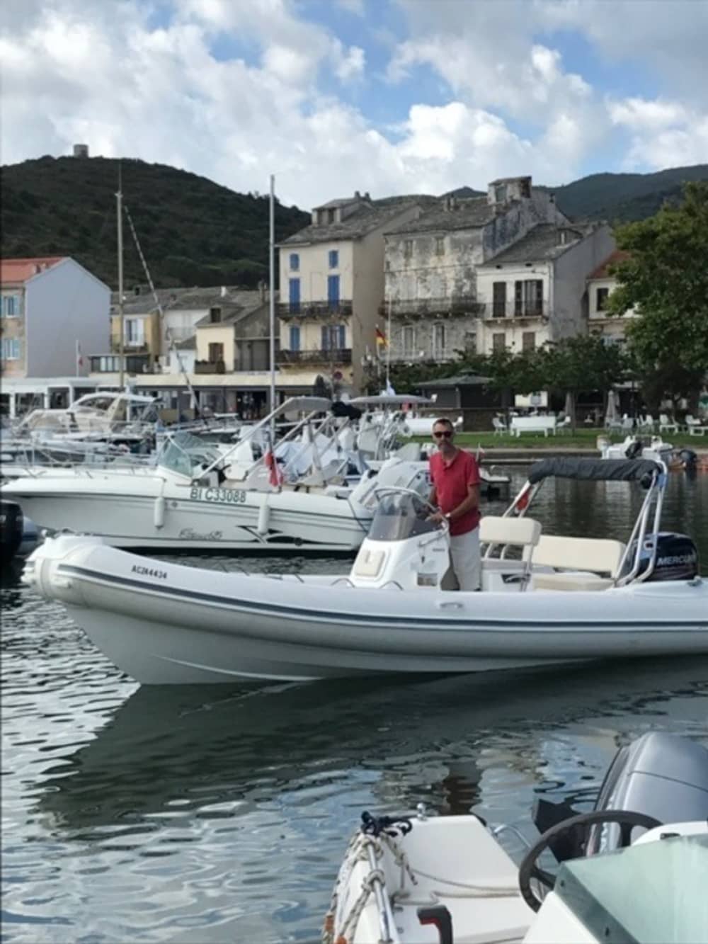 Location de bateau à moteur à la journée à Marseille 4
