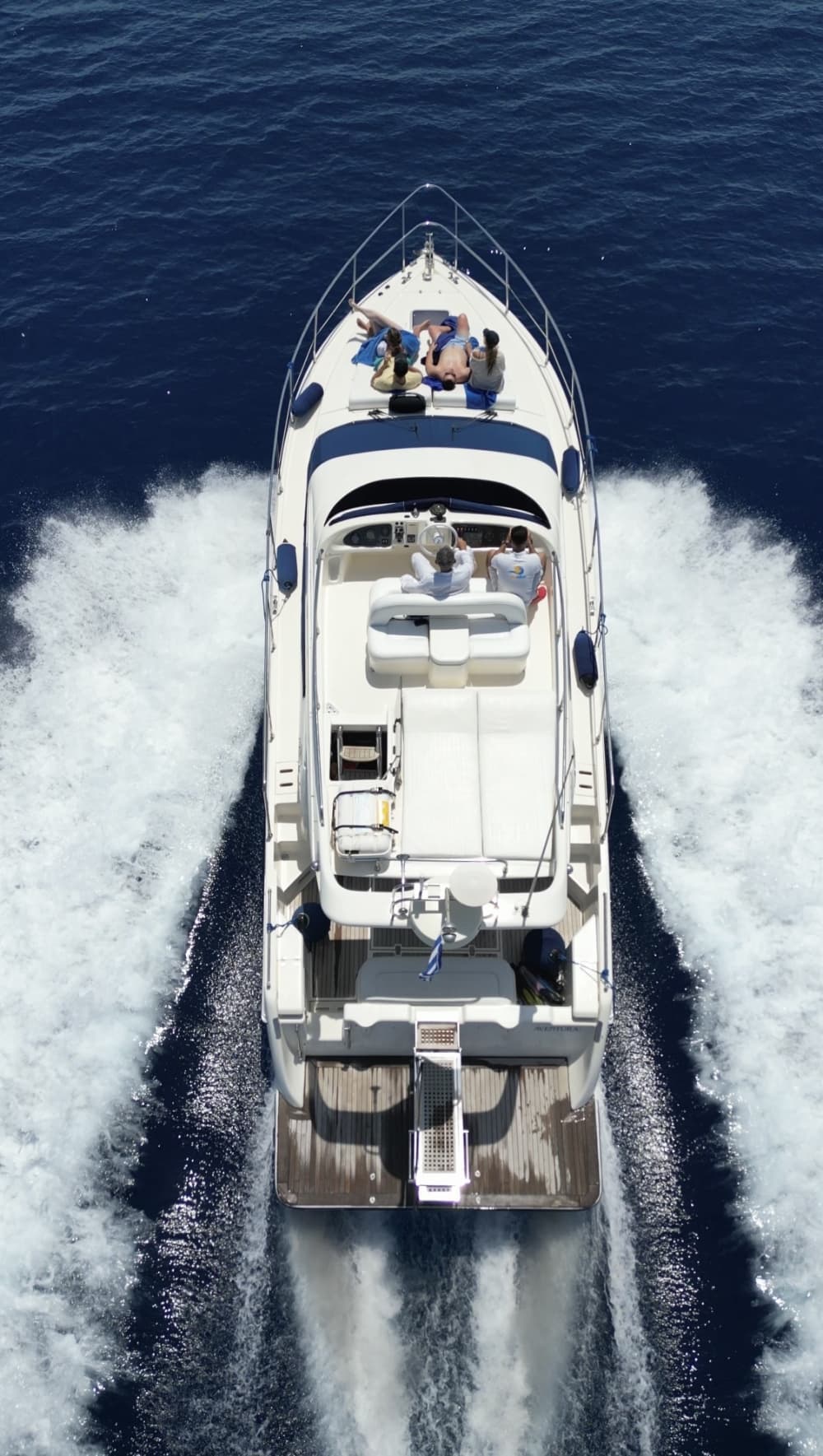 Escapade d'une demi-journée: Une pure magie blanche et bleue à bord d'un bateau à moteur 2