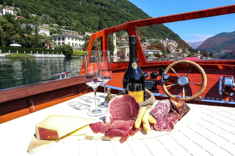 Coins cachés et vues emblématiques : croisière privée de 5 heures sur le lac de Côme 4