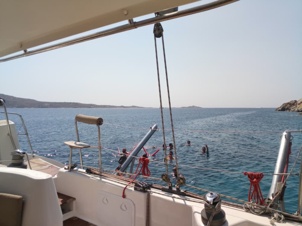 Blanc, bleu et divin: une journée complète en catamaran 5