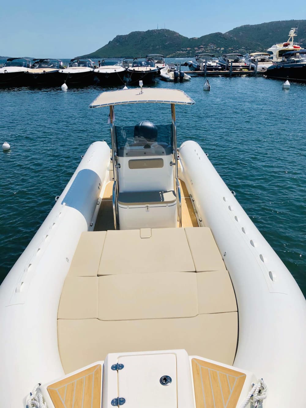 Découvrez Porto-Vecchio: une journée ensoleillée à bord d'un bateau à moteur