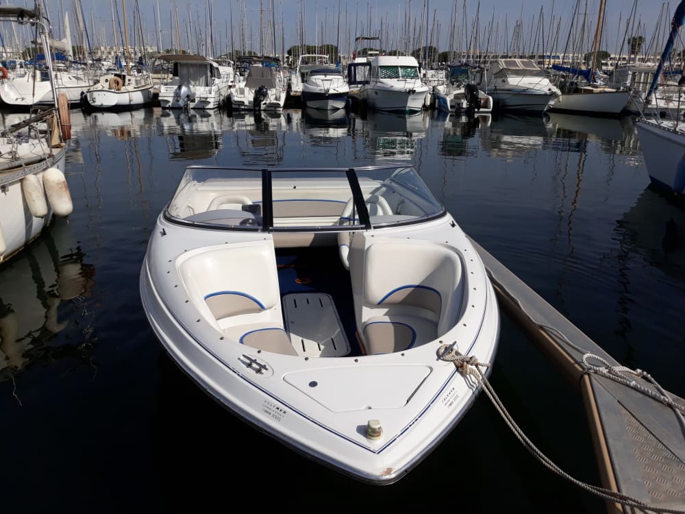 Votre journée de rêve en mer - Détente, découverte du littoral ou Sports Nautiques -en bateau à moteur 200 cv au départ du Grau-du-Roi ou de Port-Camargue