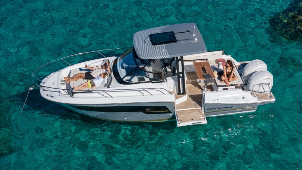 Mer, amour et soleil: une journée riche en émotions à bord d'un bateau à moteur 2