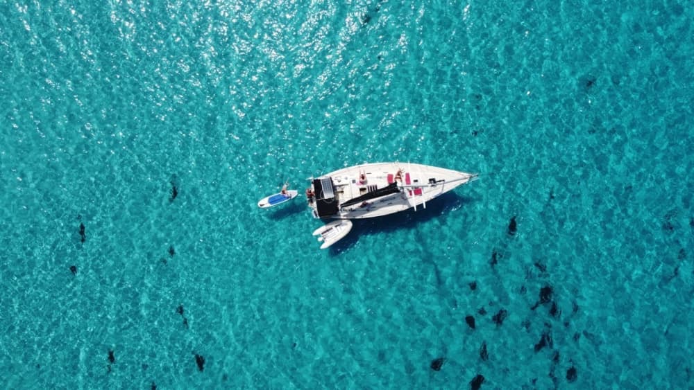 Profitez d'une journée complète de navigation à Saint-Florent sur un voilier 3