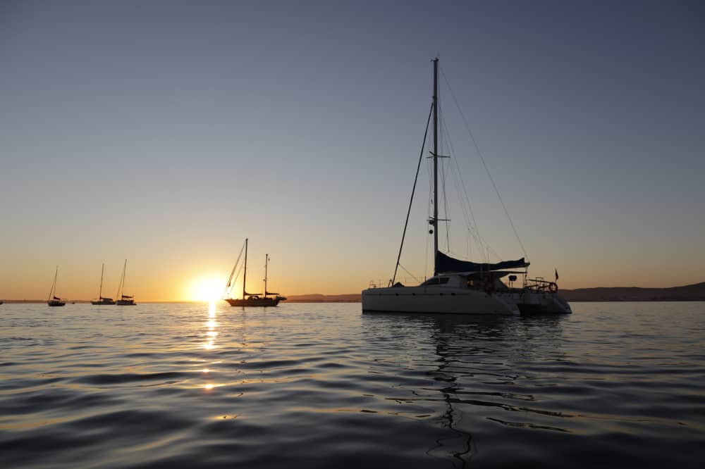 Expérience de visite gastronomique au coucher du soleil à Ria Formosa sur un Nautitech 47 4
