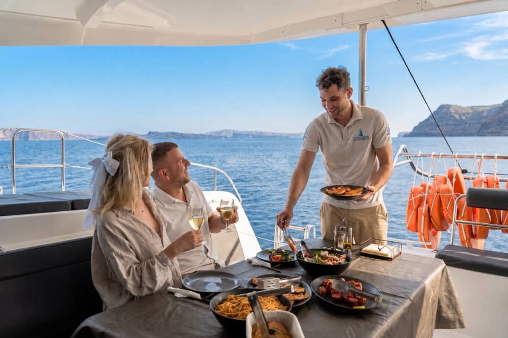 Croisière privée en catamaran de jour avec barbecue, boissons et transferts