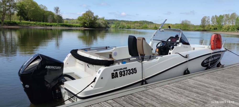 Découverte de la Côte Basque en demi-journée: Votre courte escapade en bateau à moteur (Essence & Skipper inclus) 4