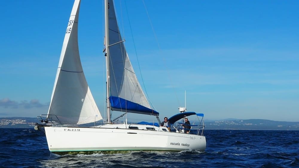 Excursion privée en voilier de 11 heures à Sotogrande 2