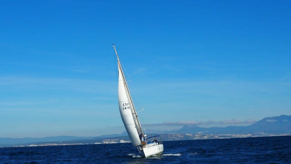 Excursion privée en voilier de 11 heures à Sotogrande 3